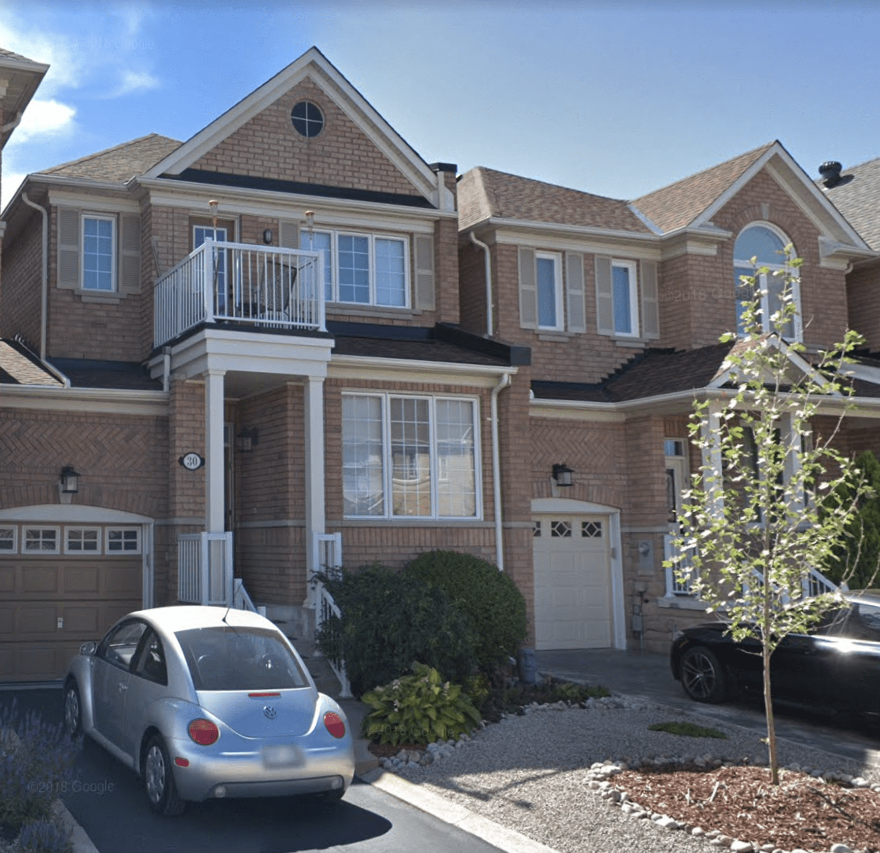 (BEAUTIFUL) 3 BEDROOM + 3 BATH TOWNHOUSE IN THORNHILL